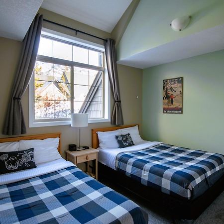 Renovated Chalet At Mystic Springs, Mountain Views, Pets Welcome! 캔모어 외부 사진