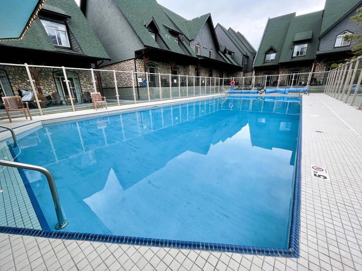 Renovated Chalet At Mystic Springs, Mountain Views, Pets Welcome! 캔모어 외부 사진