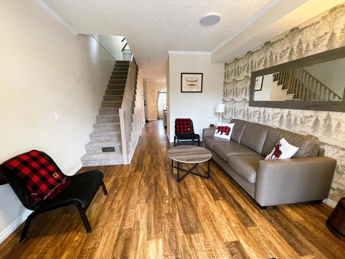 Renovated Chalet At Mystic Springs, Mountain Views, Pets Welcome! 캔모어 외부 사진