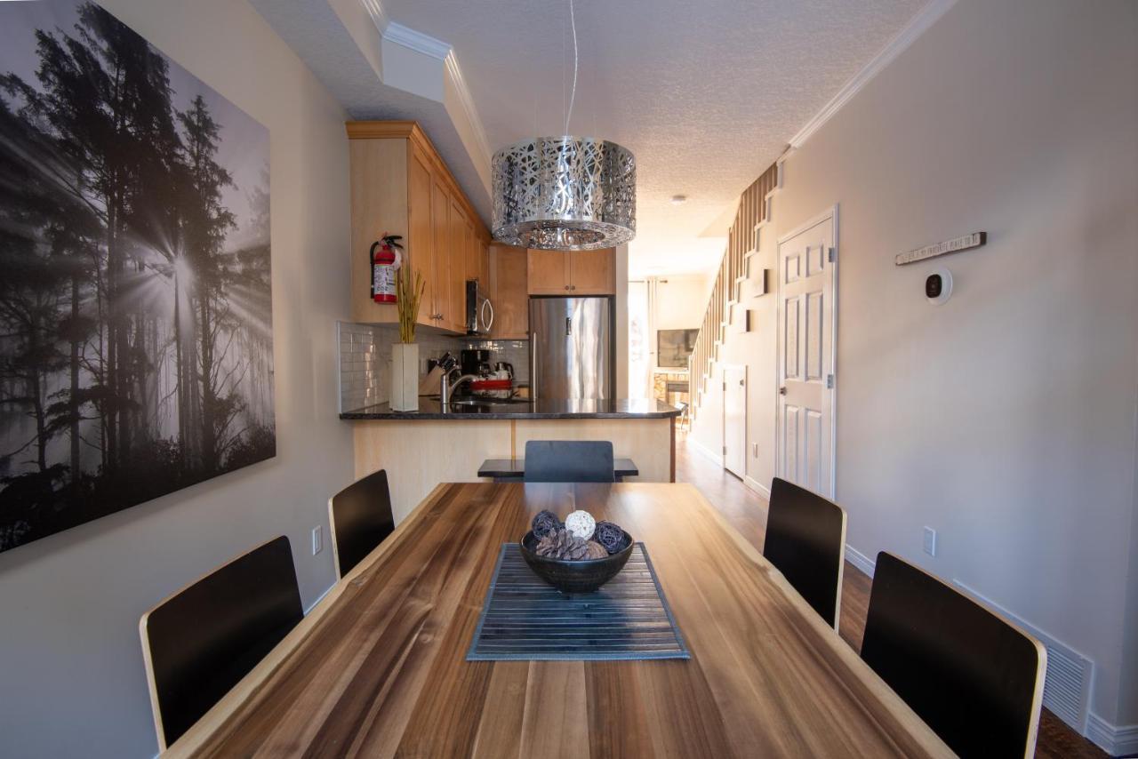 Renovated Chalet At Mystic Springs, Mountain Views, Pets Welcome! 캔모어 외부 사진