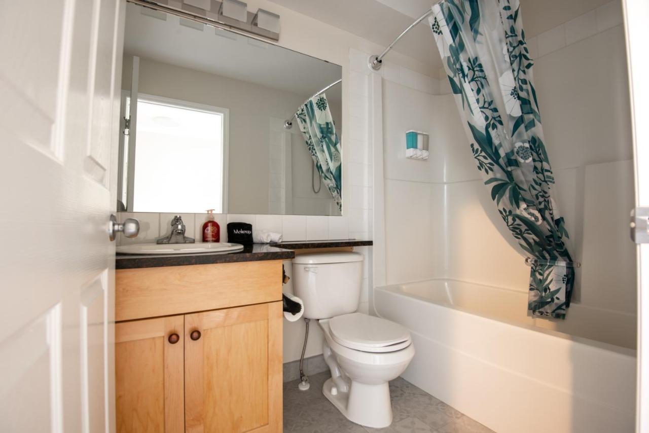 Renovated Chalet At Mystic Springs, Mountain Views, Pets Welcome! 캔모어 외부 사진